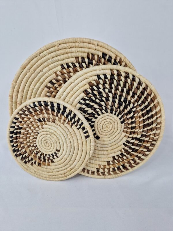 White and Brown Spiral Wall Baskets(White)
